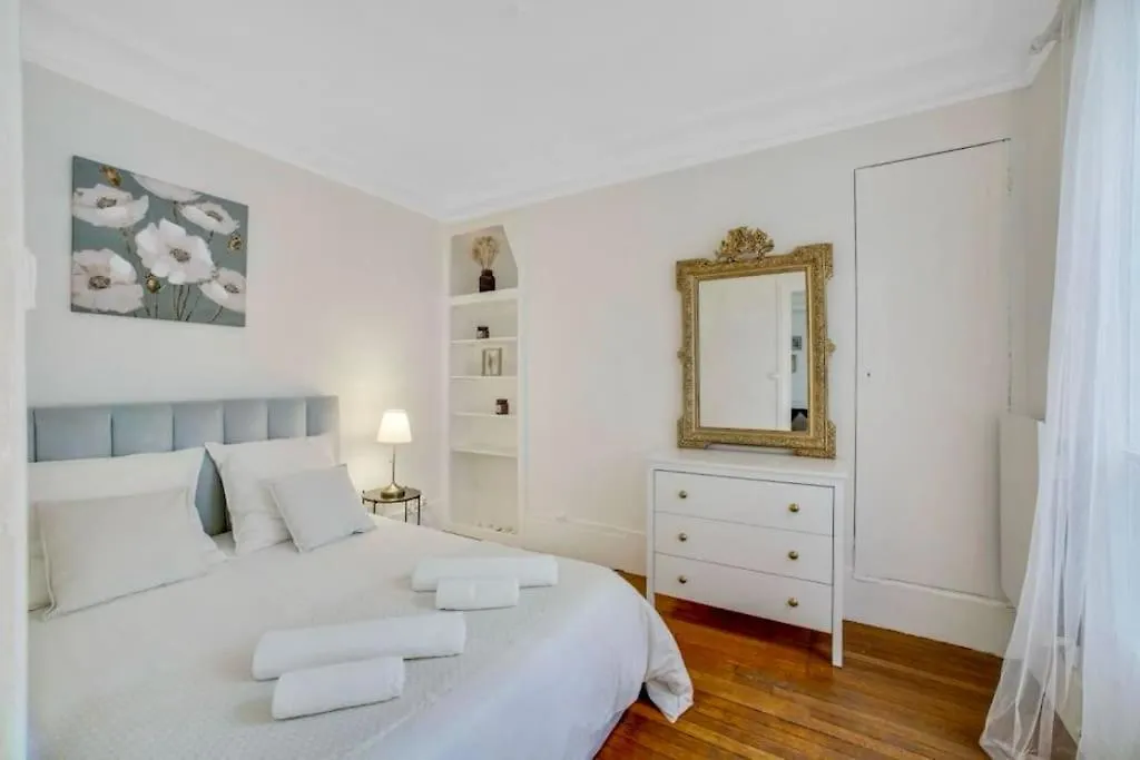 Magnifique Appartement Tour Eiffel / Rue Cler Paris Apartment